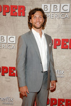 Kyle Schmid : kyle-schmid-1352850889.jpg