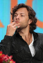 Kyle Schmid : kyle-schmid-1354236806.jpg