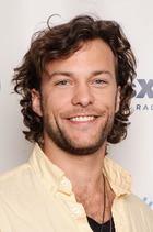 Kyle Schmid : kyle-schmid-1354236819.jpg