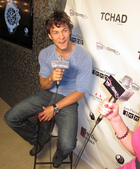 Kyle Schmid : kyle-schmid-1359237996.jpg