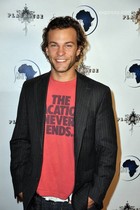 Kyle Schmid : kyleschmid_1285262770.jpg