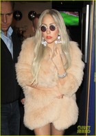 Lady Gaga : lady-gaga-1320323076.jpg