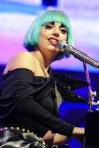 Lady Gaga : ladygaga_1308570672.jpg