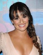 Lea Michele : lea-michele-1382130412.jpg