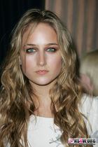 Leelee Sobieski : leeleesobieski_1267602791.jpg