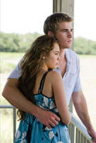 Liam Hemsworth : TI4U_u1273436463.jpg