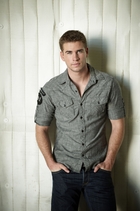 Liam Hemsworth : liam-hemsworth-1366452186.jpg