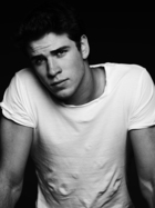 Liam Hemsworth : liam-hemsworth-1366452188.jpg