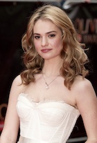 Lily James : lily-james-1435508055.jpg