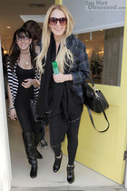 Lindsay Lohan : TI4U_u1256964068.jpg