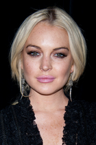 Lohan to host 'Saturday Night Live'