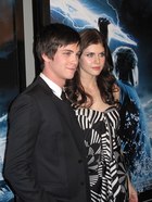 Logan Lerman : TI4U1394904244.jpg