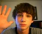 Logan Lerman : TI4U_u1142634986.jpg