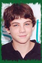 Logan Lerman : TI4U_u1143084561.jpg