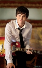 Logan Lerman : logan-lerman-1328829679.jpg