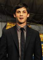 Logan Lerman : logan-lerman-1333058722.jpg