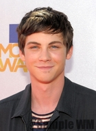 Logan Lerman : logan-lerman-1333906417.jpg