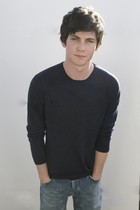 Logan Lerman : logan-lerman-1364233546.jpg