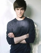 Logan Lerman : logan-lerman-1375381807.jpg