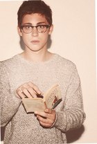 Logan Lerman : logan-lerman-1375381837.jpg