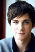 Logan Lerman : logan-lerman-1375844495.jpg