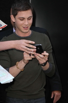 Logan Lerman : logan-lerman-1375901070.jpg