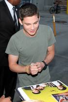 Logan Lerman : logan-lerman-1376929763.jpg