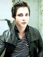 Logan Lerman : logan-lerman-1377094533.jpg