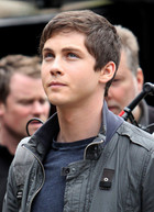 Logan Lerman : logan-lerman-1377371115.jpg