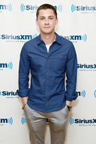 Logan Lerman : logan-lerman-1378157450.jpg