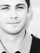 Logan Lerman : logan-lerman-1380471218.jpg