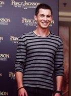 Logan Lerman : logan-lerman-1380471223.jpg