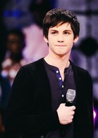 Logan Lerman : logan-lerman-1380471263.jpg