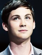 Logan Lerman : logan-lerman-1380471807.jpg