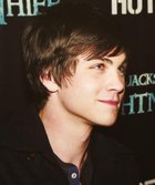 Logan Lerman : logan-lerman-1380471810.jpg