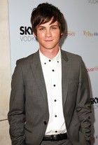 Logan Lerman : logan-lerman-1383426478.jpg