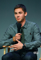 Logan Lerman : logan-lerman-1383590651.jpg