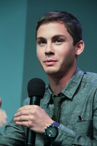 Logan Lerman : logan-lerman-1383590676.jpg