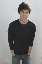 Logan Lerman : logan-lerman-1383691086.jpg