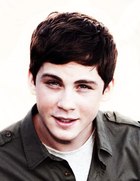 Logan Lerman : logan-lerman-1383850071.jpg