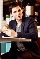 Logan Lerman : logan-lerman-1383850082.jpg