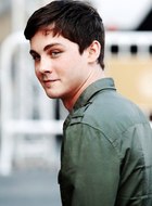 Logan Lerman : logan-lerman-1383850104.jpg