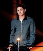 Logan Lerman : logan-lerman-1383850144.jpg