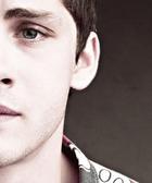 Logan Lerman : logan-lerman-1383850224.jpg