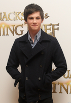 Logan Lerman : logan-lerman-1383850254.jpg