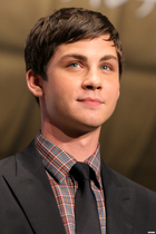 Logan Lerman : logan-lerman-1383850410.jpg