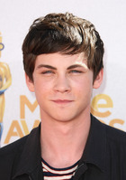 Logan Lerman : logan-lerman-1384010733.jpg