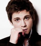 Logan Lerman : logan-lerman-1385916422.jpg