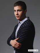 Logan Lerman : logan-lerman-1388864410.jpg