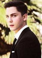 Logan Lerman : logan-lerman-1393008322.jpg